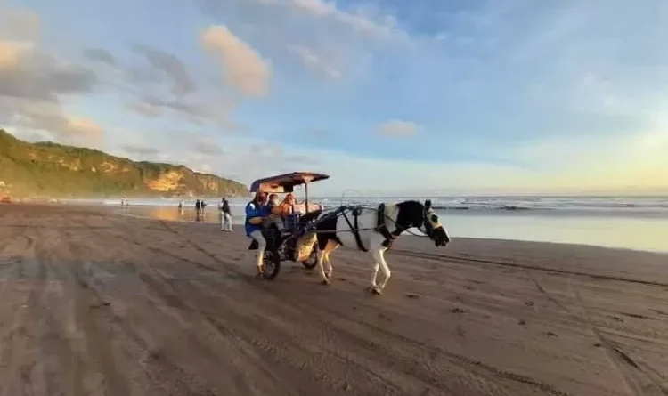 naik andong pantai parangtritis